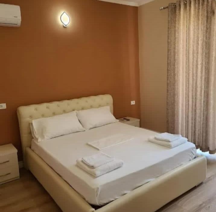 Hotel Fama Shkallnur Exterior foto