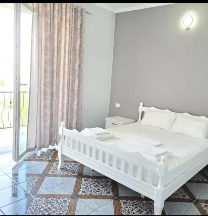 Hotel Fama Shkallnur Exterior foto