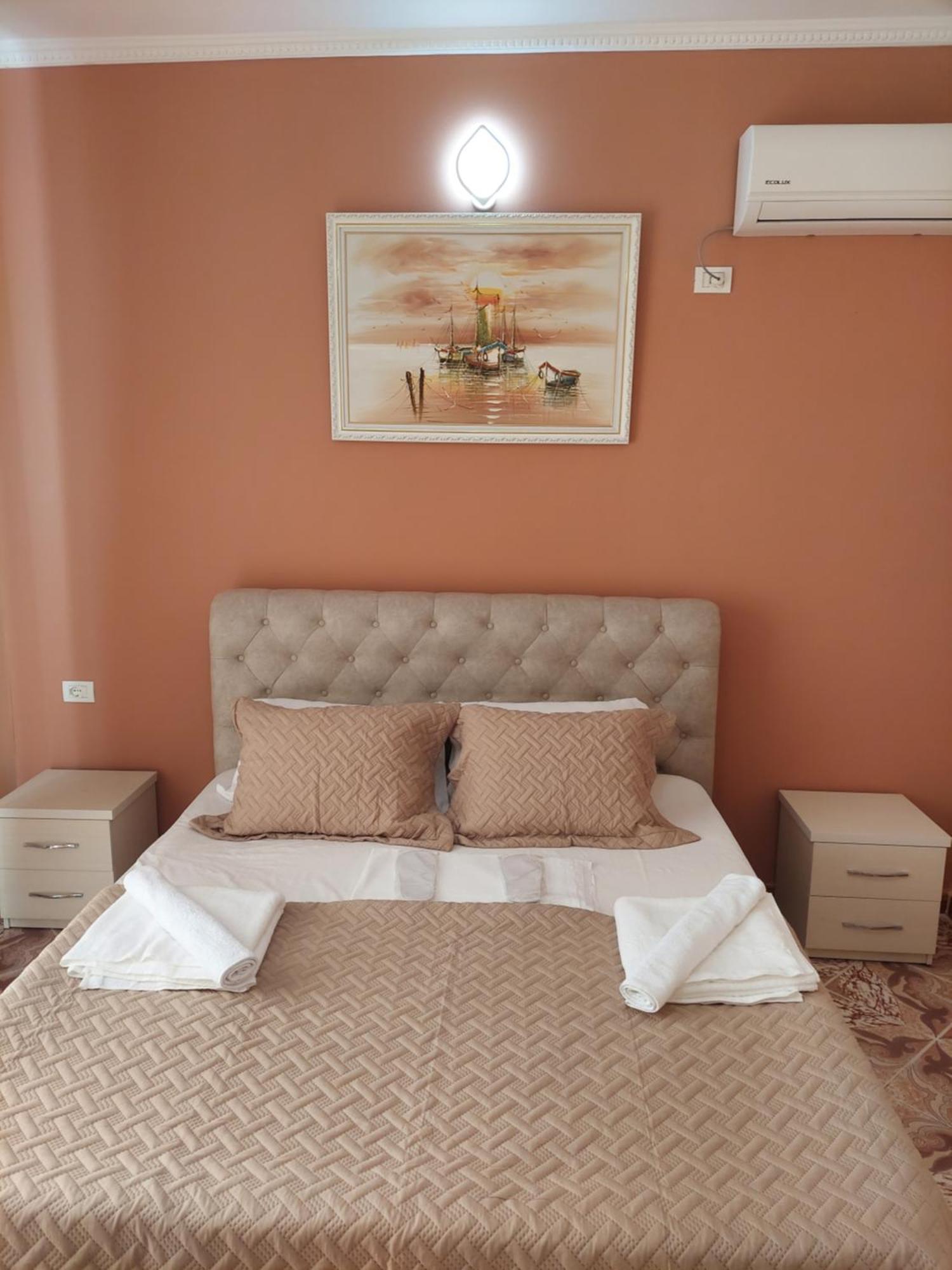Hotel Fama Shkallnur Exterior foto