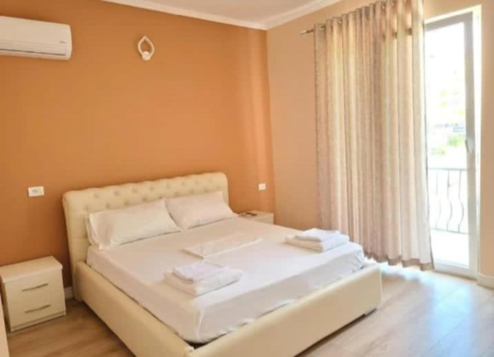 Hotel Fama Shkallnur Exterior foto