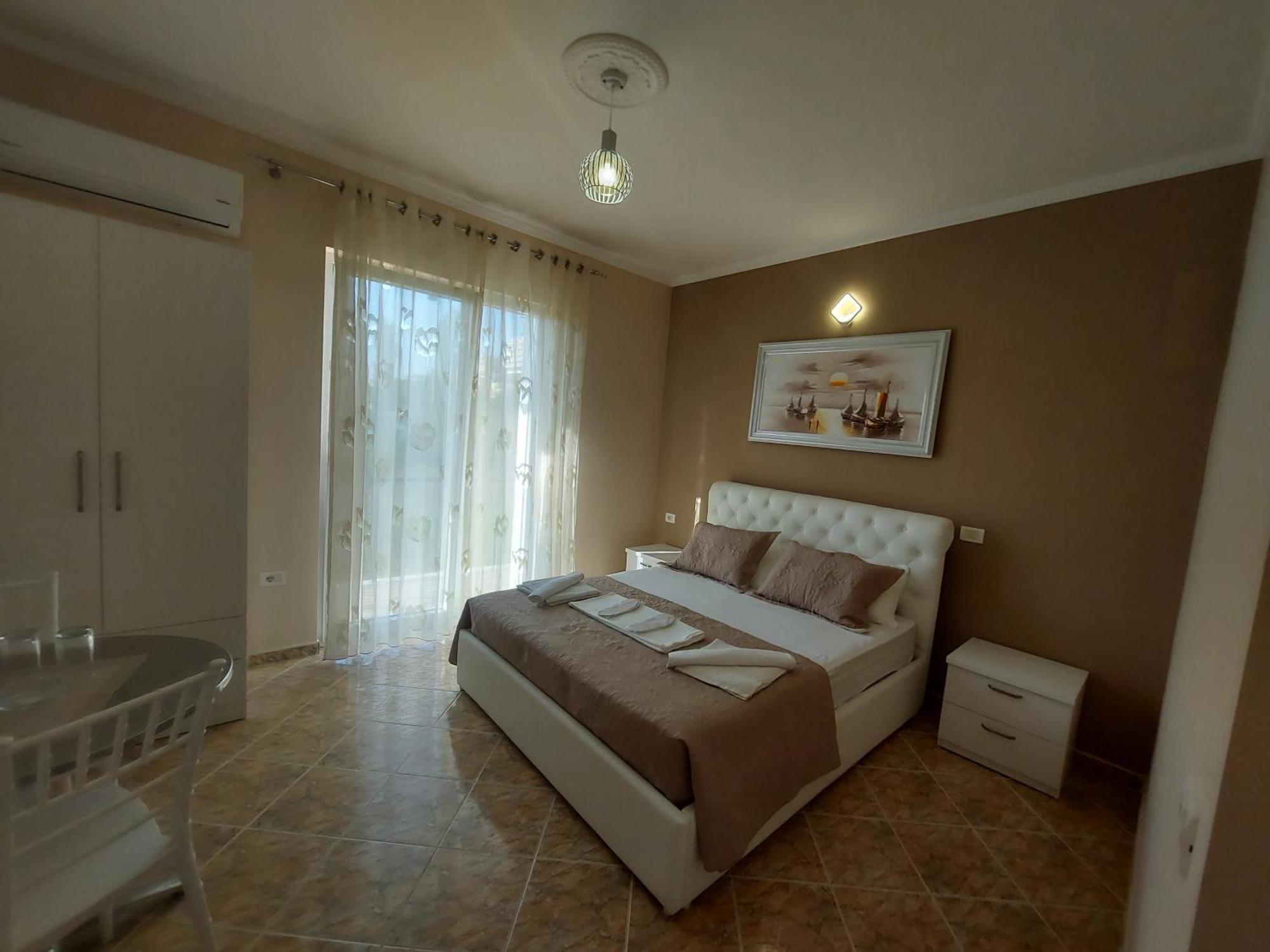 Hotel Fama Shkallnur Exterior foto