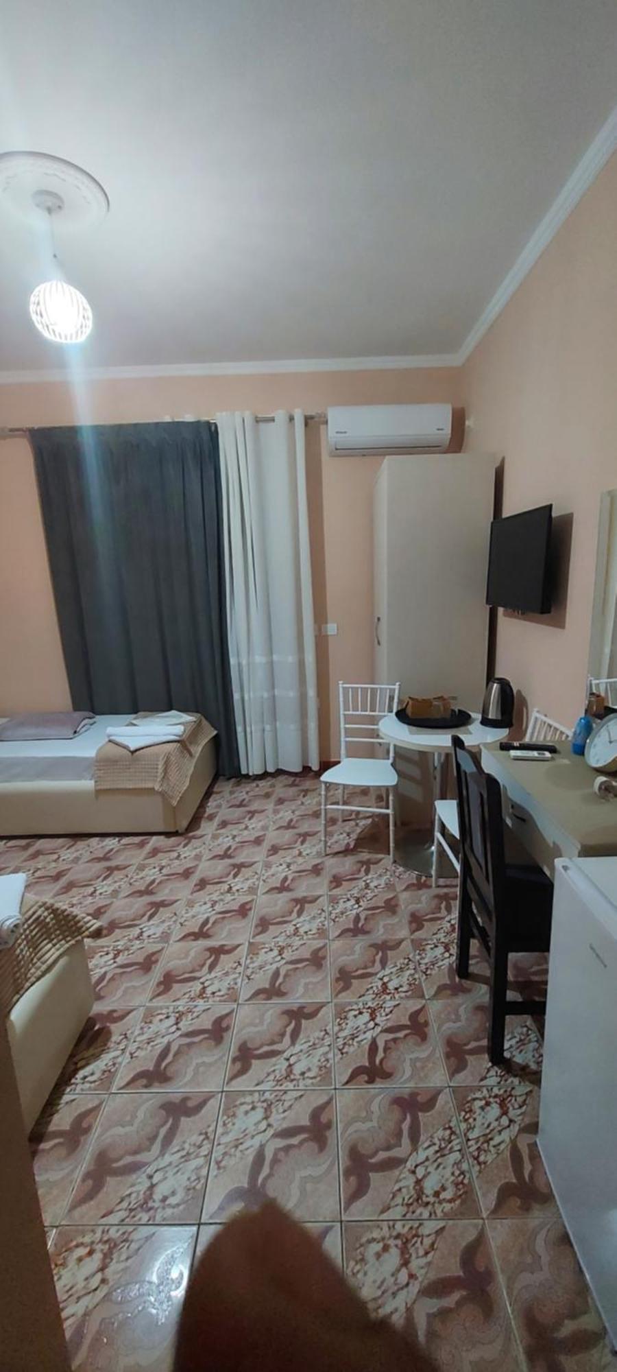 Hotel Fama Shkallnur Exterior foto