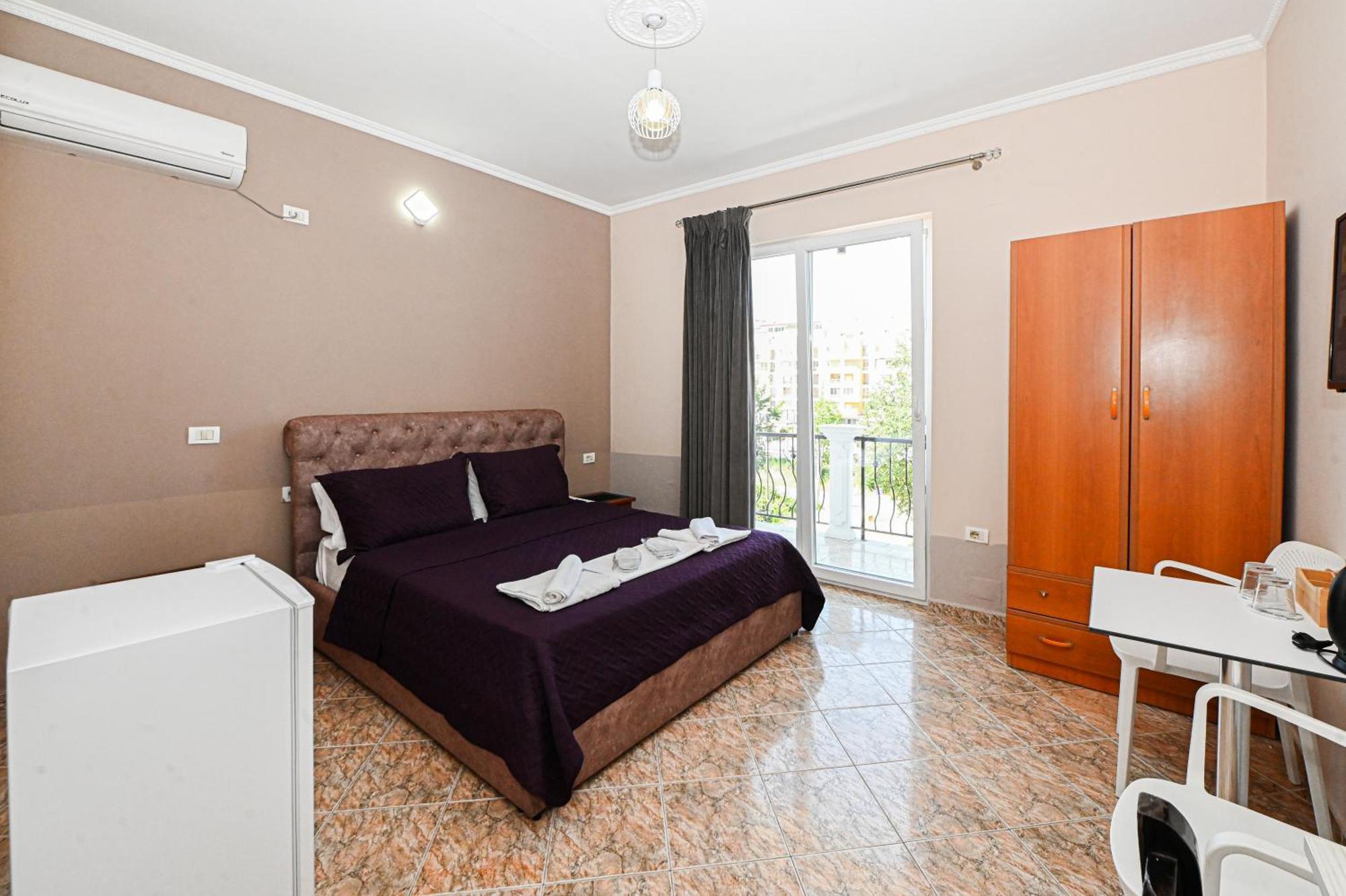 Hotel Fama Shkallnur Exterior foto