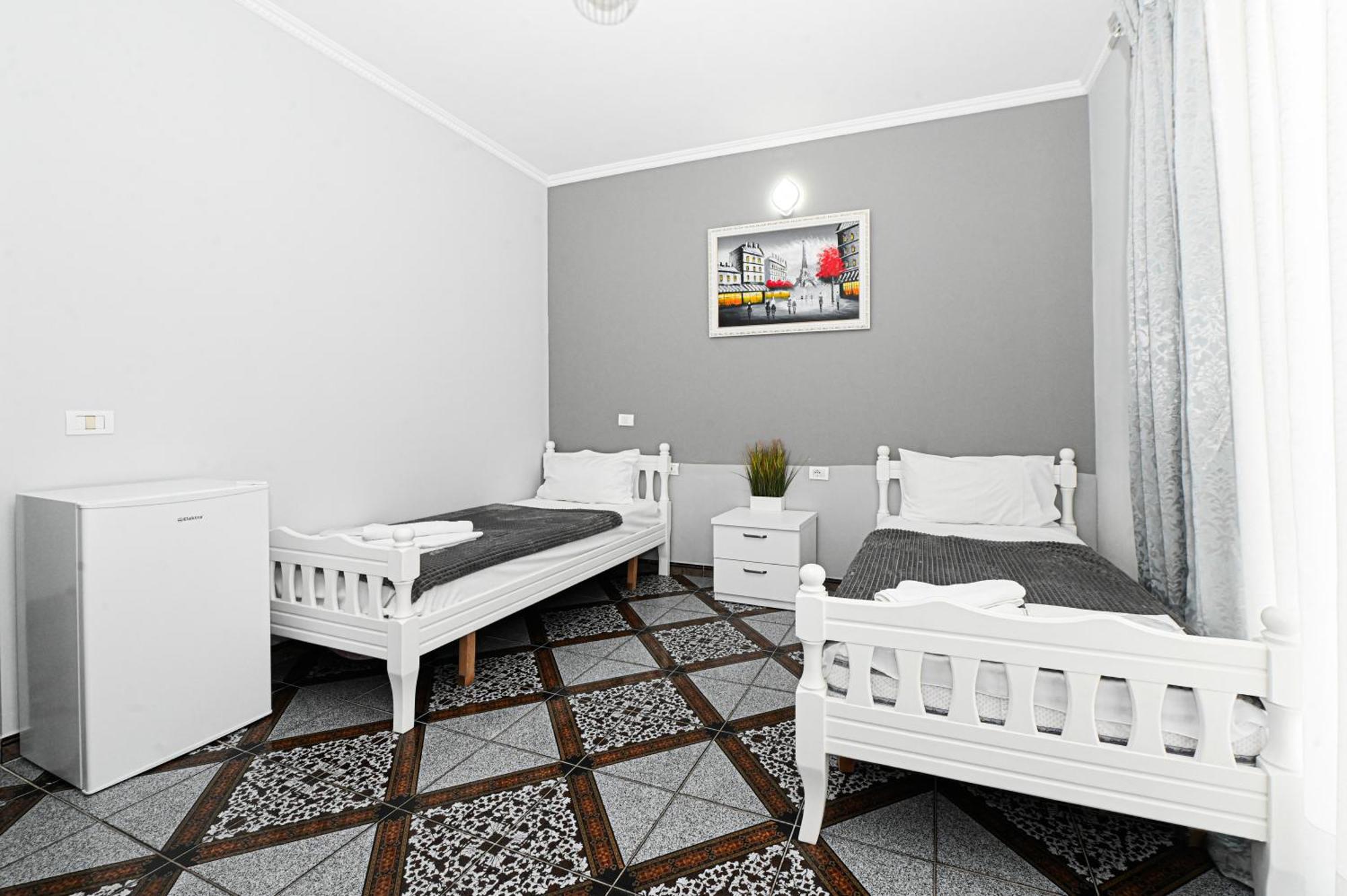 Hotel Fama Shkallnur Exterior foto