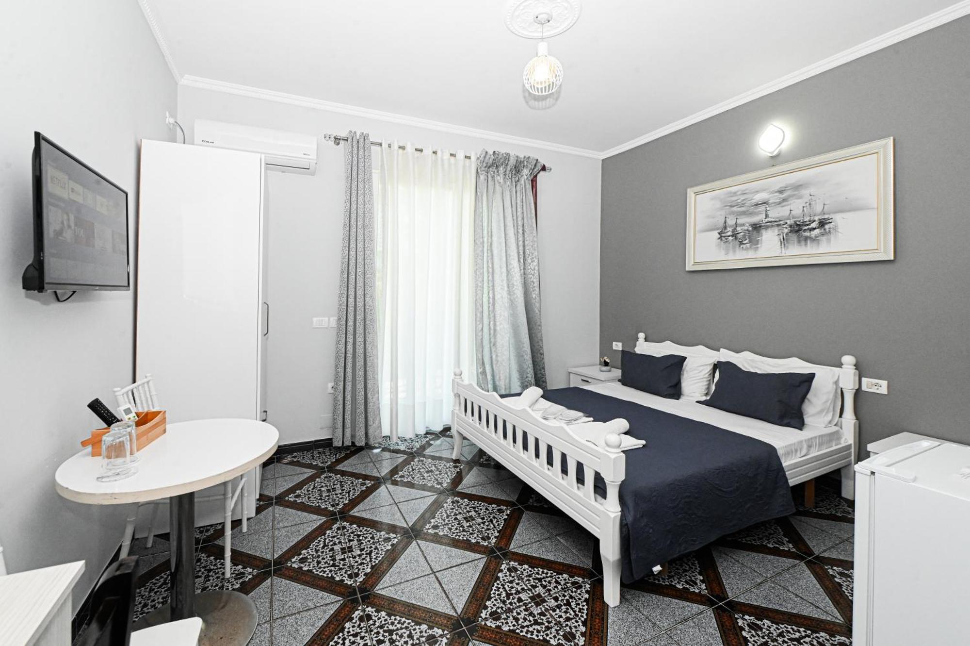 Hotel Fama Shkallnur Exterior foto