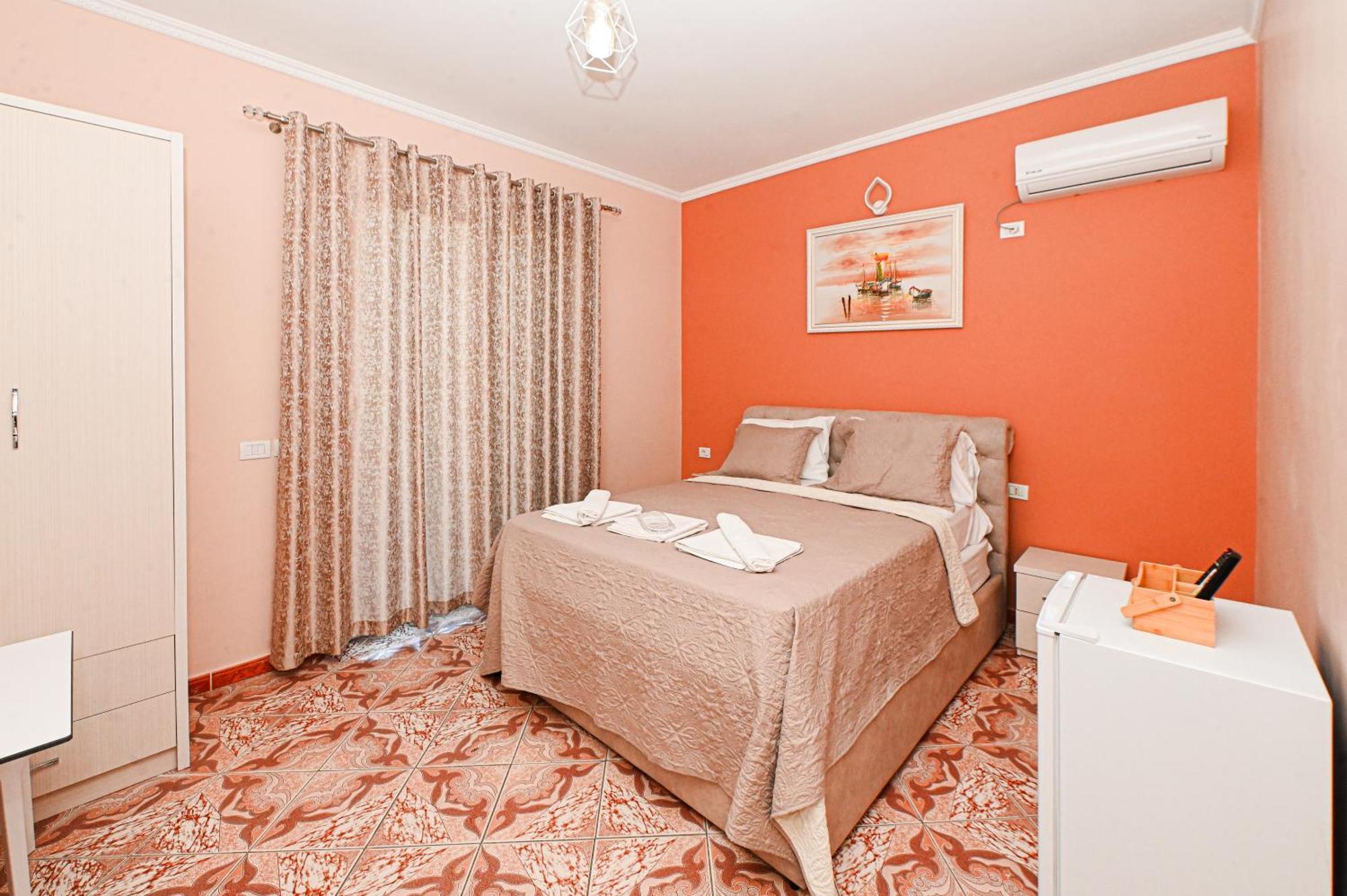 Hotel Fama Shkallnur Exterior foto
