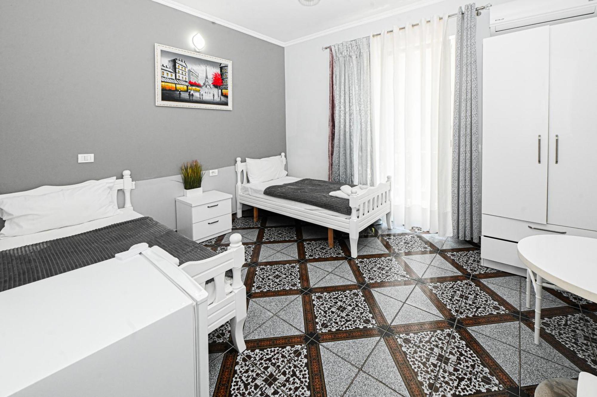 Hotel Fama Shkallnur Exterior foto