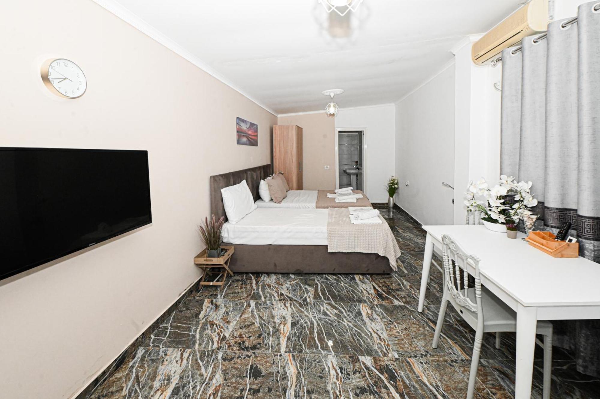 Hotel Fama Shkallnur Exterior foto